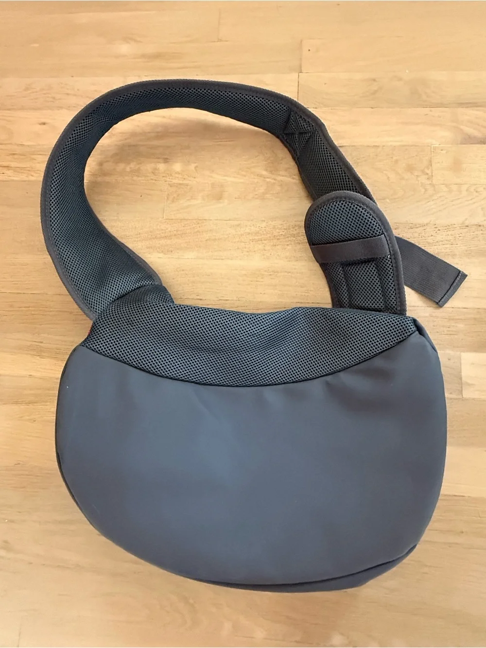 YUDODO Gray and pink crossbody pet carrier. medium up to 9bs